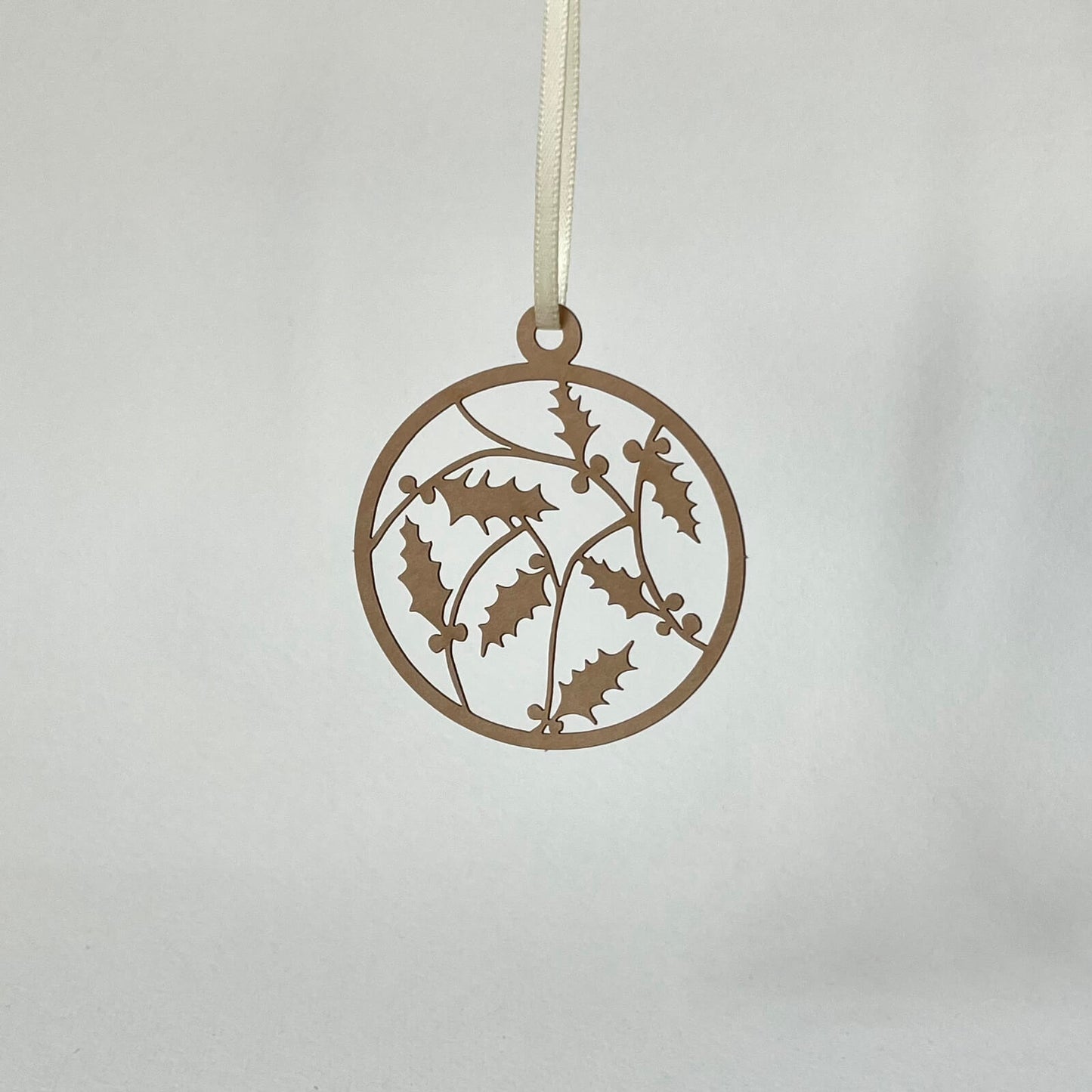WS07 Filigraner Papierschmuck 'Ilex' (Händler)
