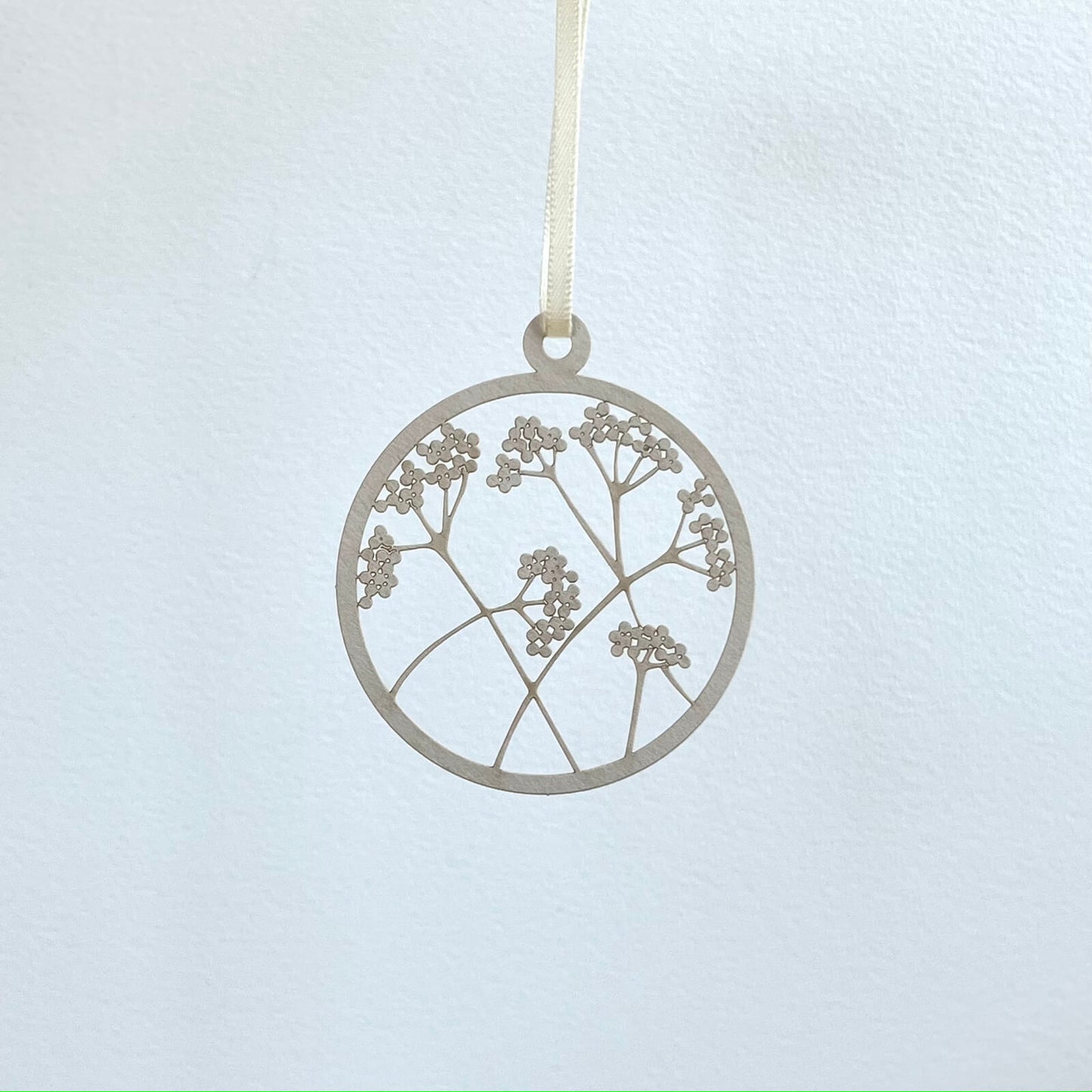 Filigree paper decoration 'Elderberry'