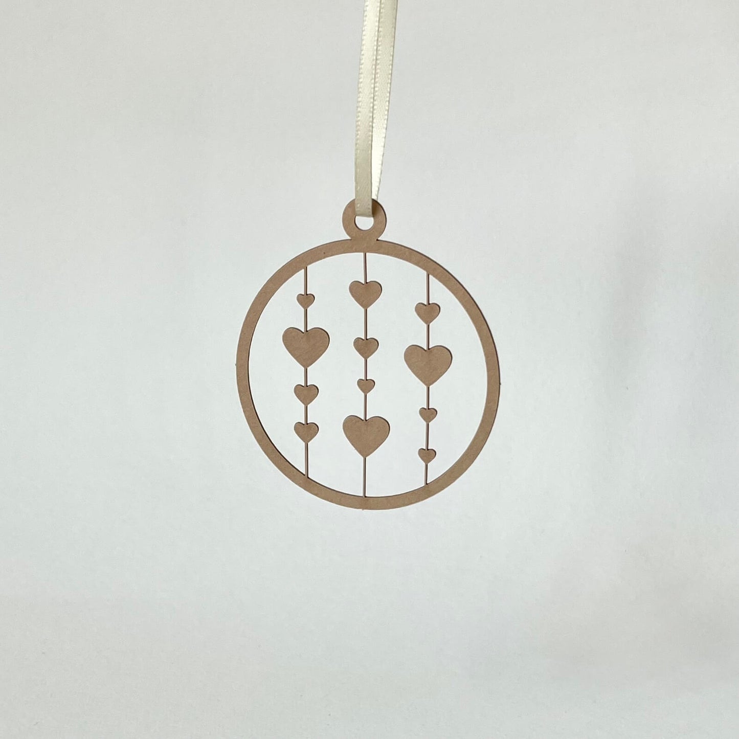 WS06 Filigraner Papierschmuck 'Herzen' (Händler)