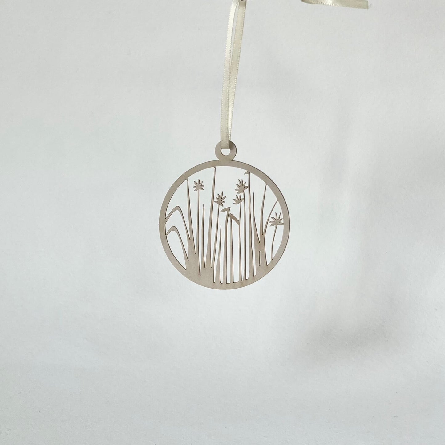 FS01 Filigraner Papierschmuck Gras (Händler)