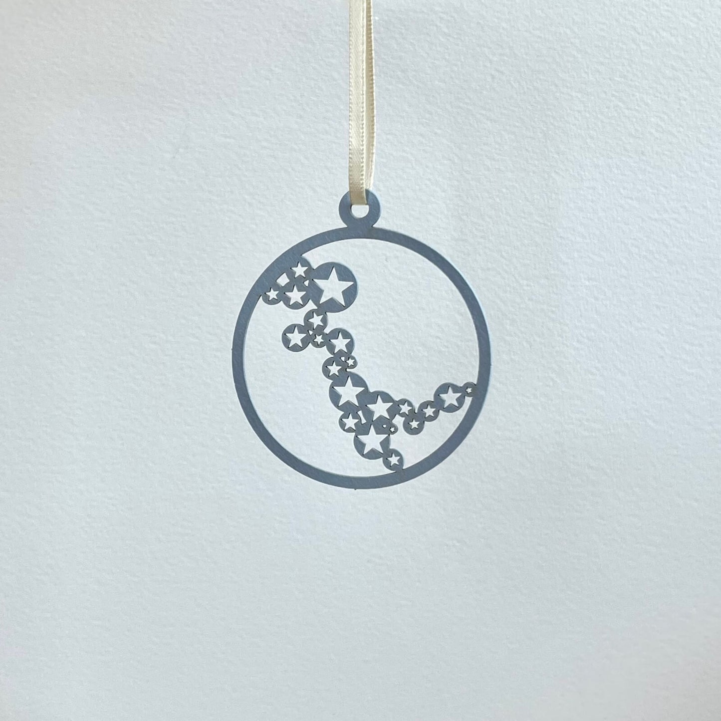 Filigraner Papierschmuck 'Sterne'