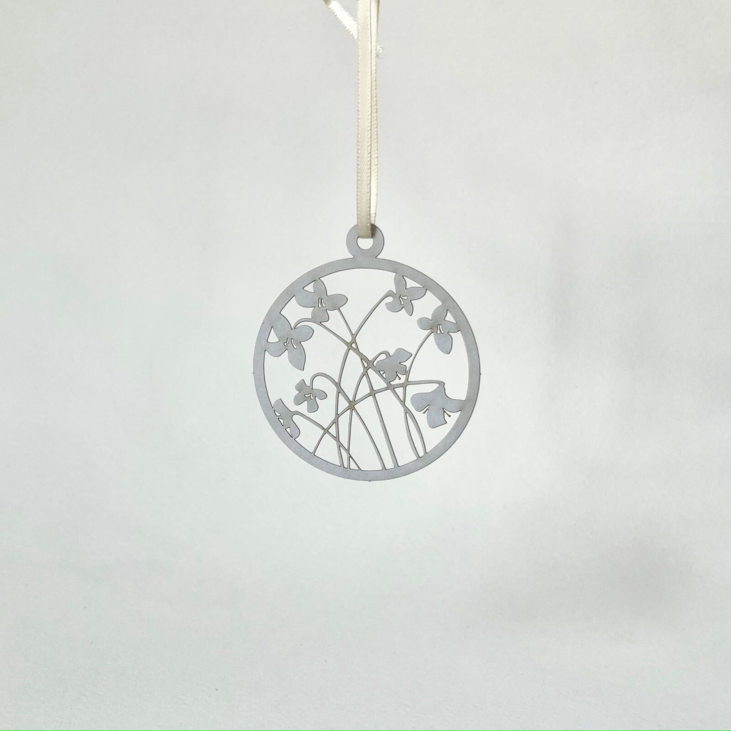 Filigraner Papierschmuck 'Veilchen' (Händler)