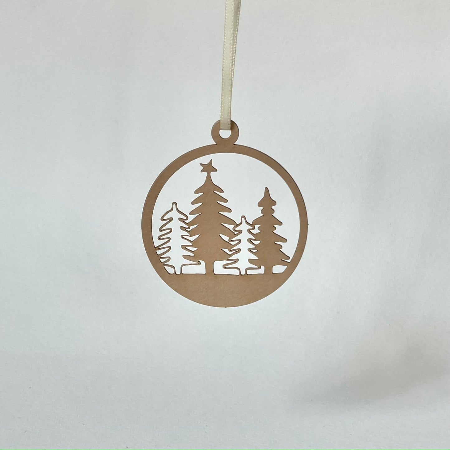 WS09 Filigraner Papierschmuck 'Tannenbäume' (Händler)