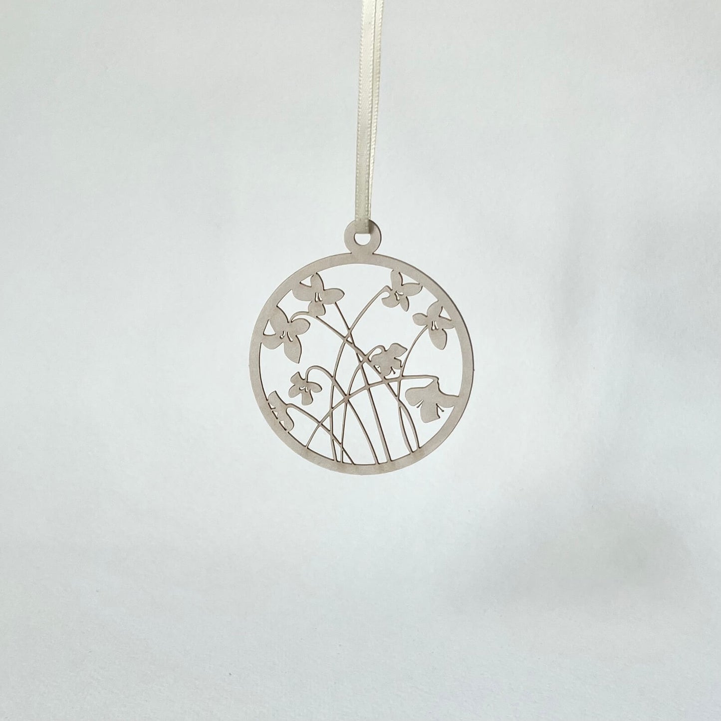 Filigraner Papierschmuck 'Veilchen' (Händler)