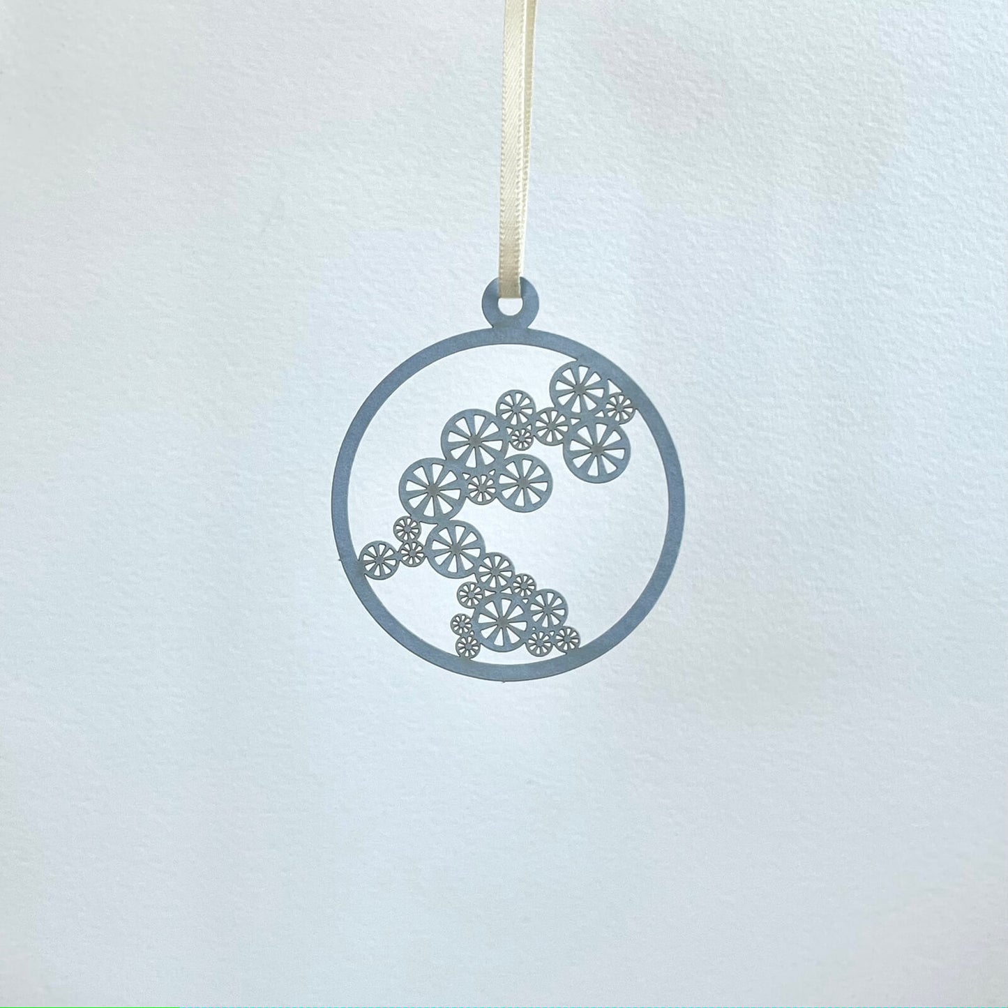 Filigraner Papierschmuck 'Flocken'