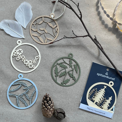 Filigraner Papierschmuck 'Flocken'