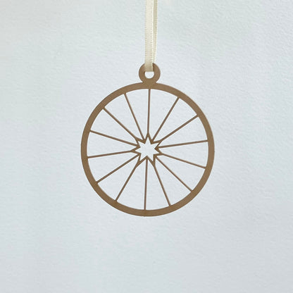 Filigraner Papierschmuck 'Strahlen'